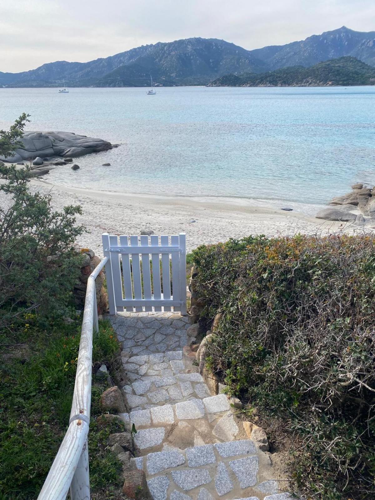 Sul Mare Sardegna Villa Mercedes Villasimius Esterno foto